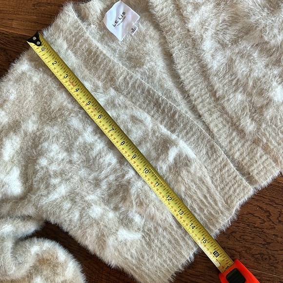 Soft, plush opened front sweater - Picture 5 of 8